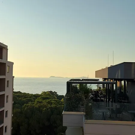 Sea View On Private Diamond Hill Apartman